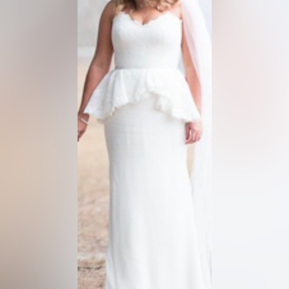 Mariana Hardwick Peplum Wedding Gown - Picture 2 of 9